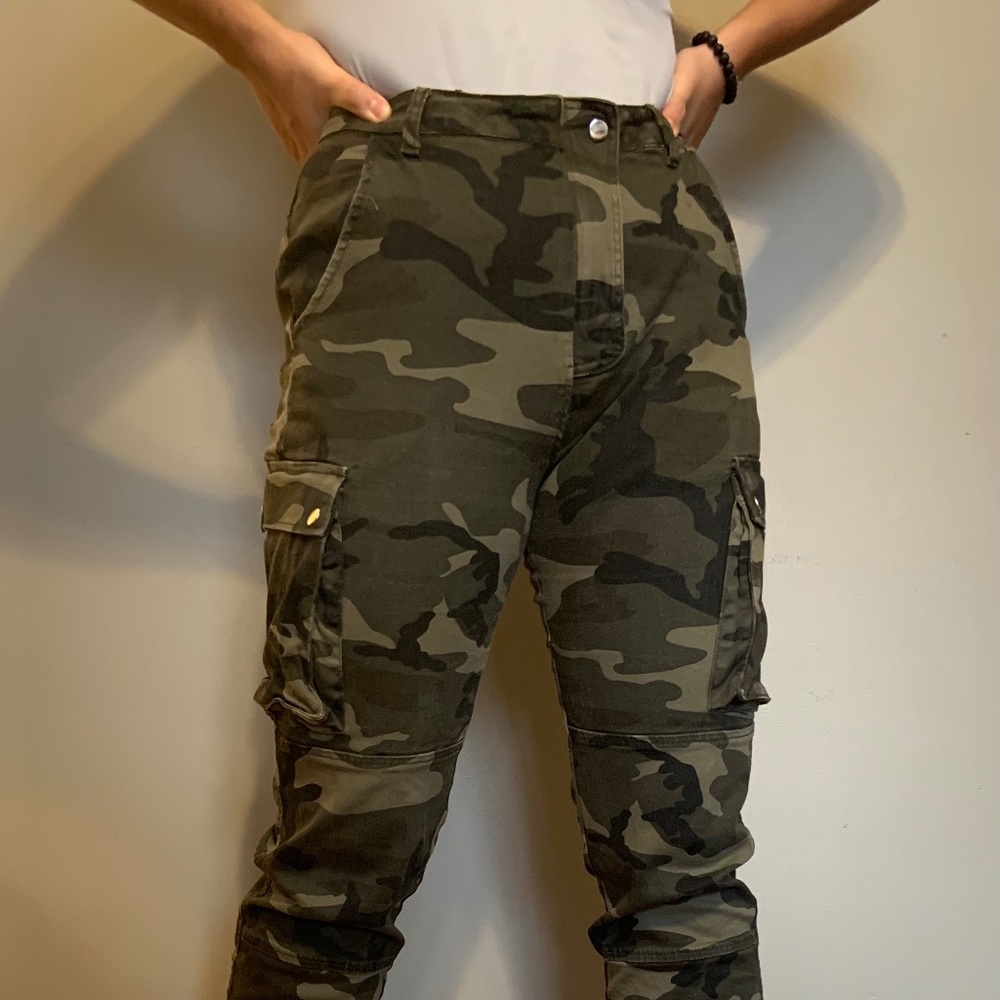 Cargo Pattern Fitted Pants